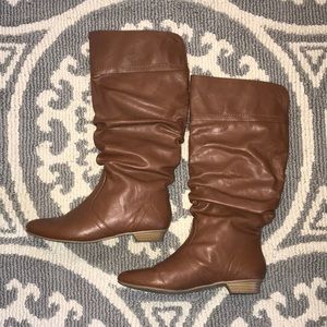✨2 for $10✨ Brown boots size 7